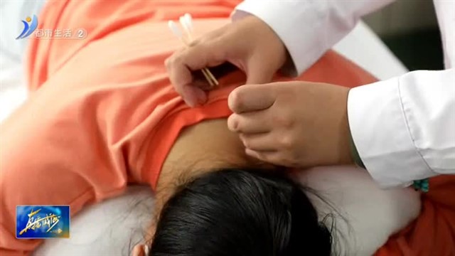 别拿落枕不当回事 小心是颈椎病前兆