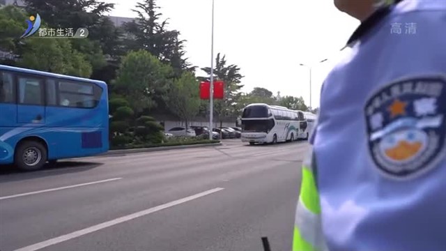 高考大幕明天拉开 交警全力以赴保障