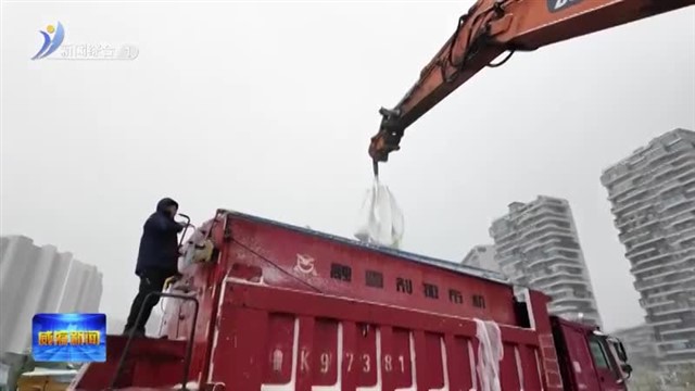 今冬第一场雪 雪夜里的“火热”清雪车 【威海广电讯】